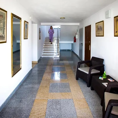 בית הארחה Aleksander